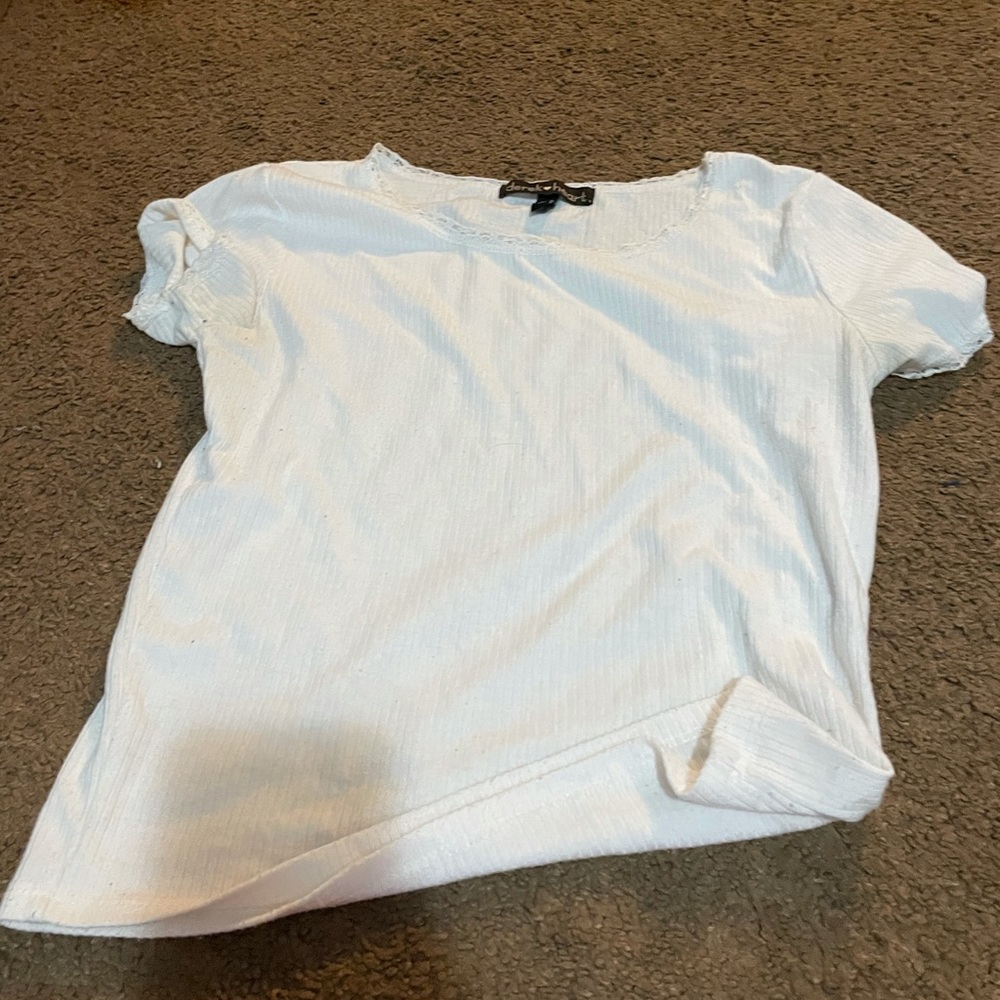 White tee